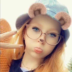 Meet your Posher, Alayna